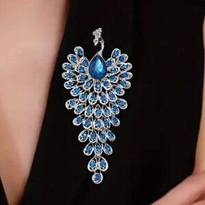 LARGE PEACOCK BROOCH in Blue